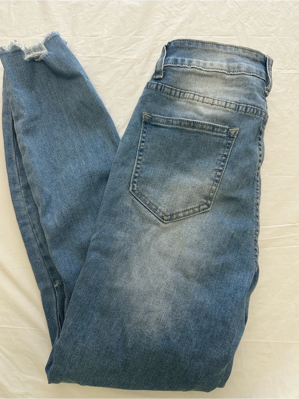SHEIN Women’s Distressed Jeans Size 27 Light Wash Frayed Hem Casual Denim